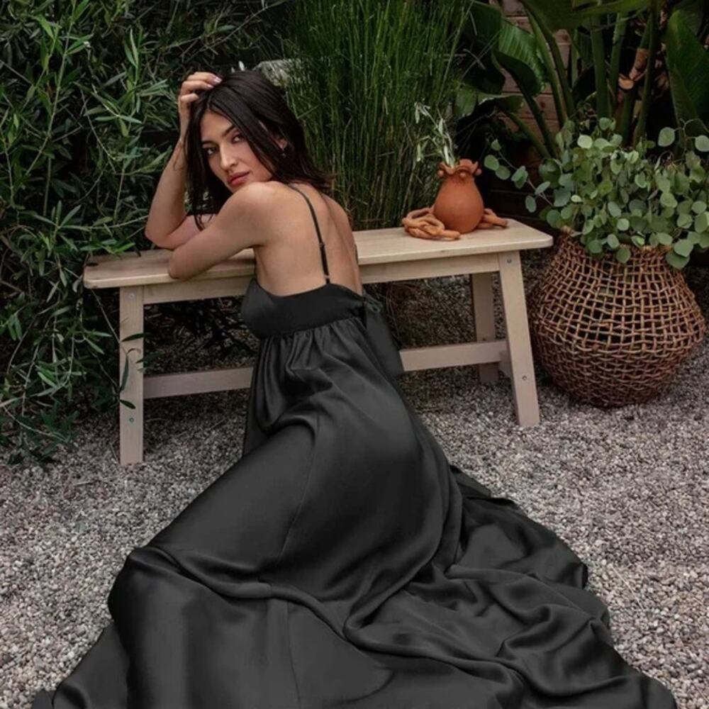 Fame and Partners Rocco Black Empire Waist Tie Back Evening Ballgown SZ 16 US - Picture 3 of 7